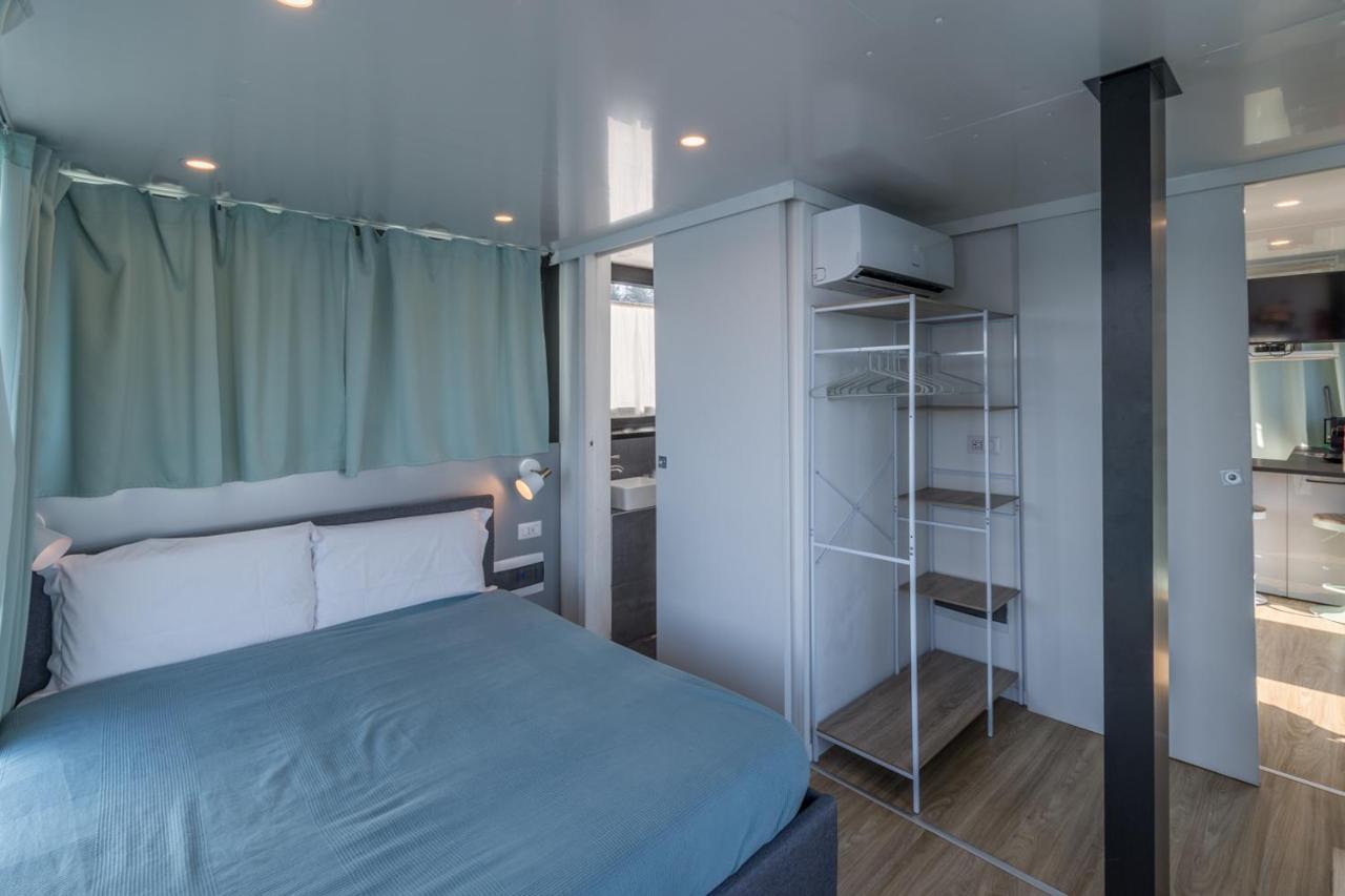 La Dolce Vita House Boat Hotel Lisanza Eksteriør billede